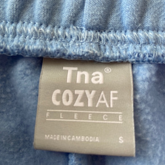 TNA Aritzia sweatpants - Picture 2 of 4